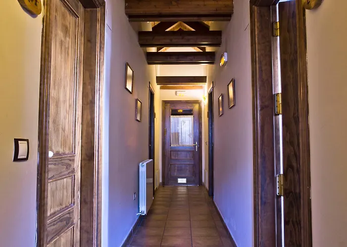 Borda Felices Vandrarhem Broto